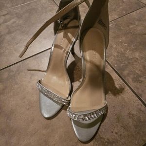 Expression Sparkly Silver Heels. Size 7